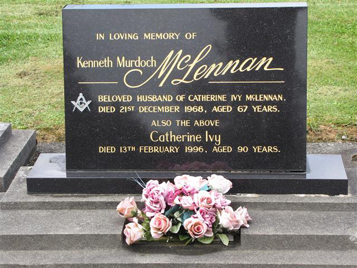 Photo of headstones/Kenneth Murdoch McLennan died 1968 hstn Invercargill 